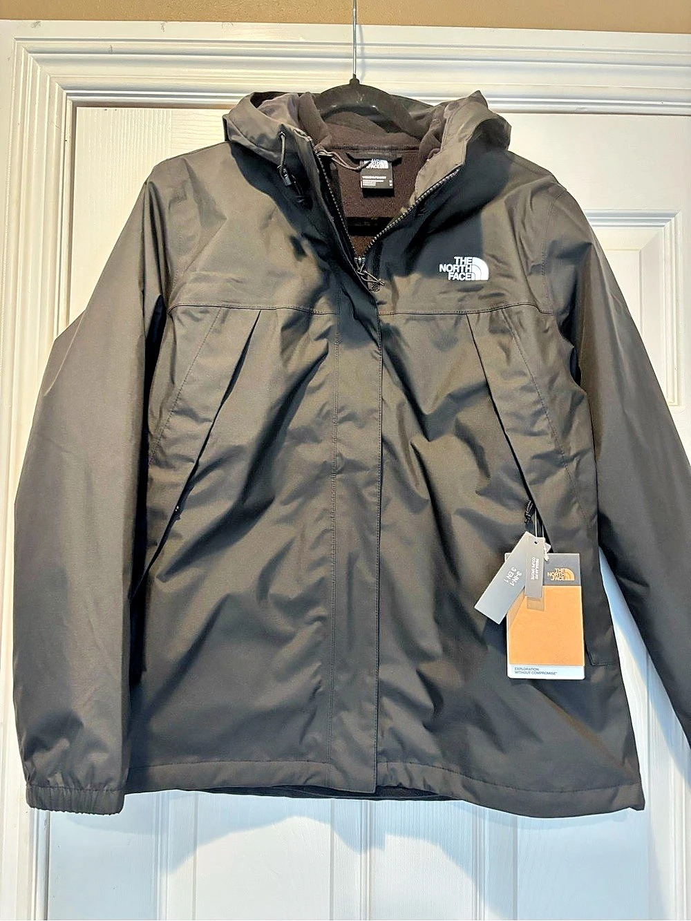 The North Face Antora Rain Jacket DryVent Jacket in Black Size Medium NWT